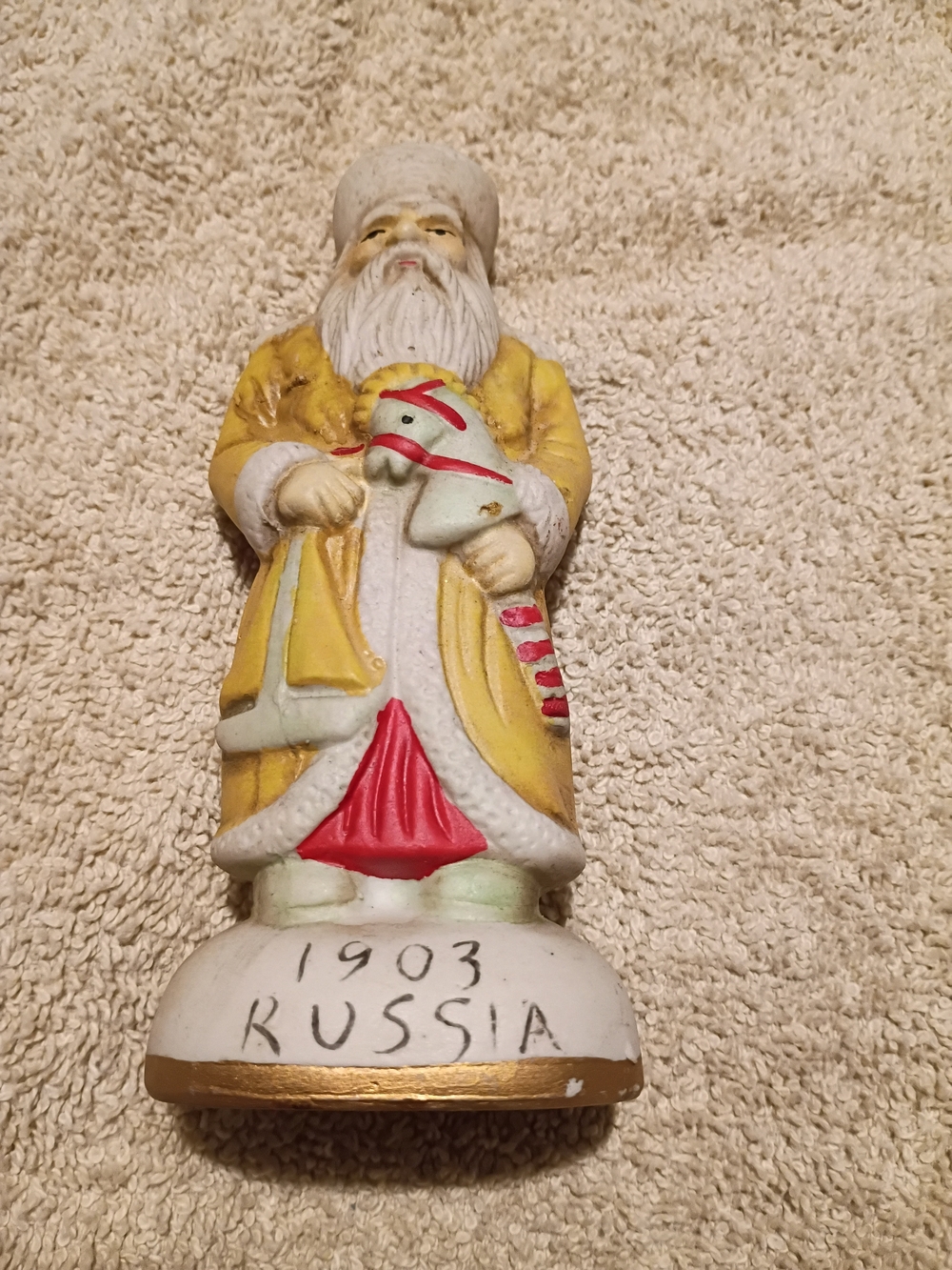 4 Vintage Santas Around the World Figurine Christmas Decor. GUC